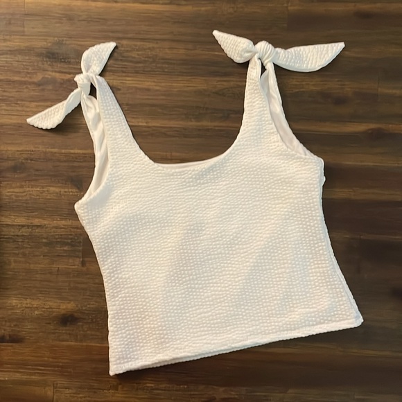 Lulu’s Hey, Cutie Ivory Crinkled Tie-Strap Tank Top Medium NWT - Picture 7 of 14